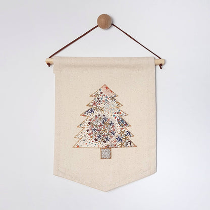 Decorate your own mini Christmas tree banner