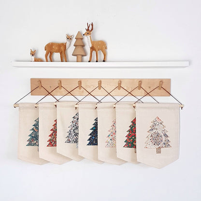 Decorate your own mini Christmas tree banner