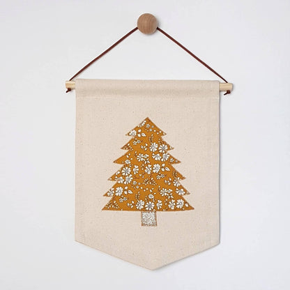 Decorate your own mini Christmas tree banner